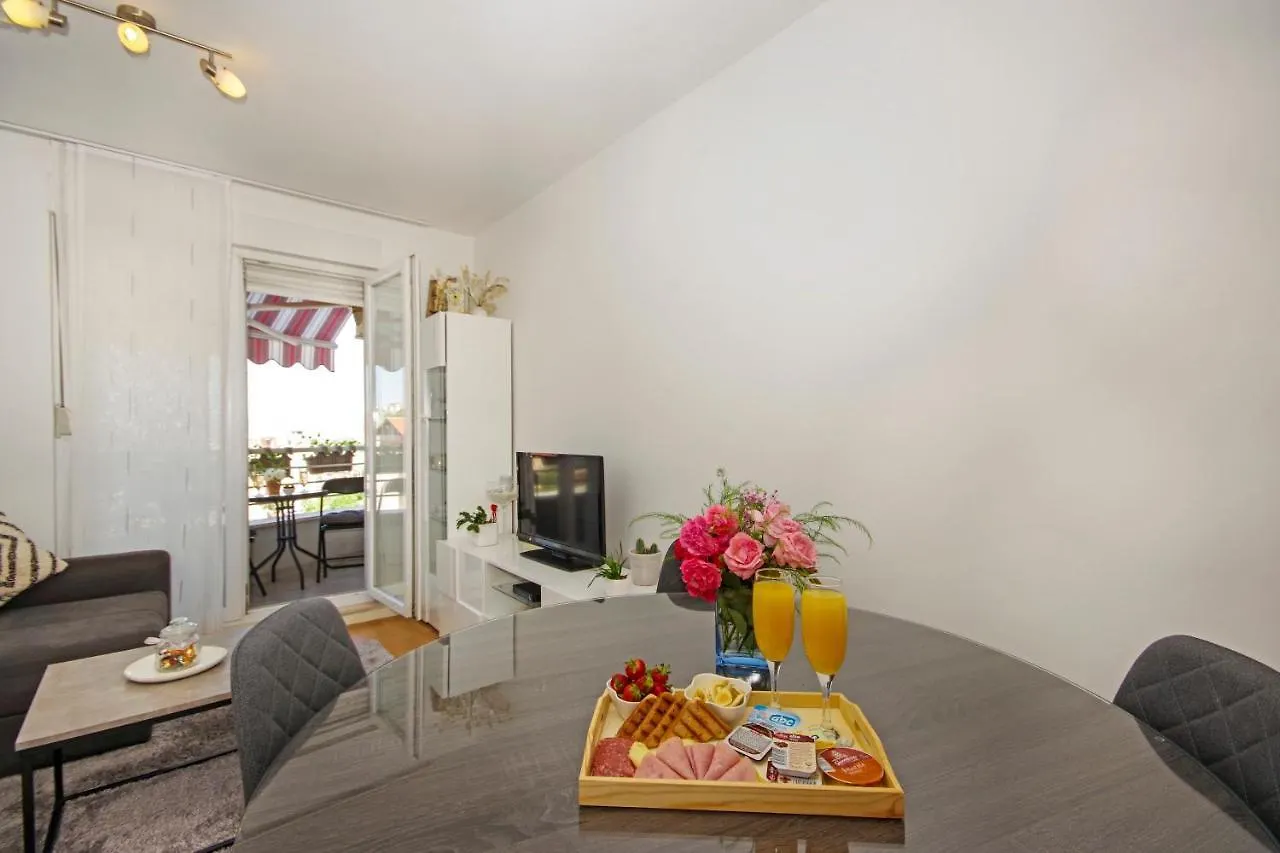 Apartment Sun location